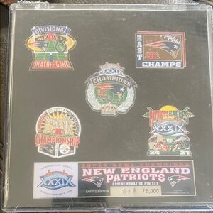 New England Patriots Commemorative Pin Set